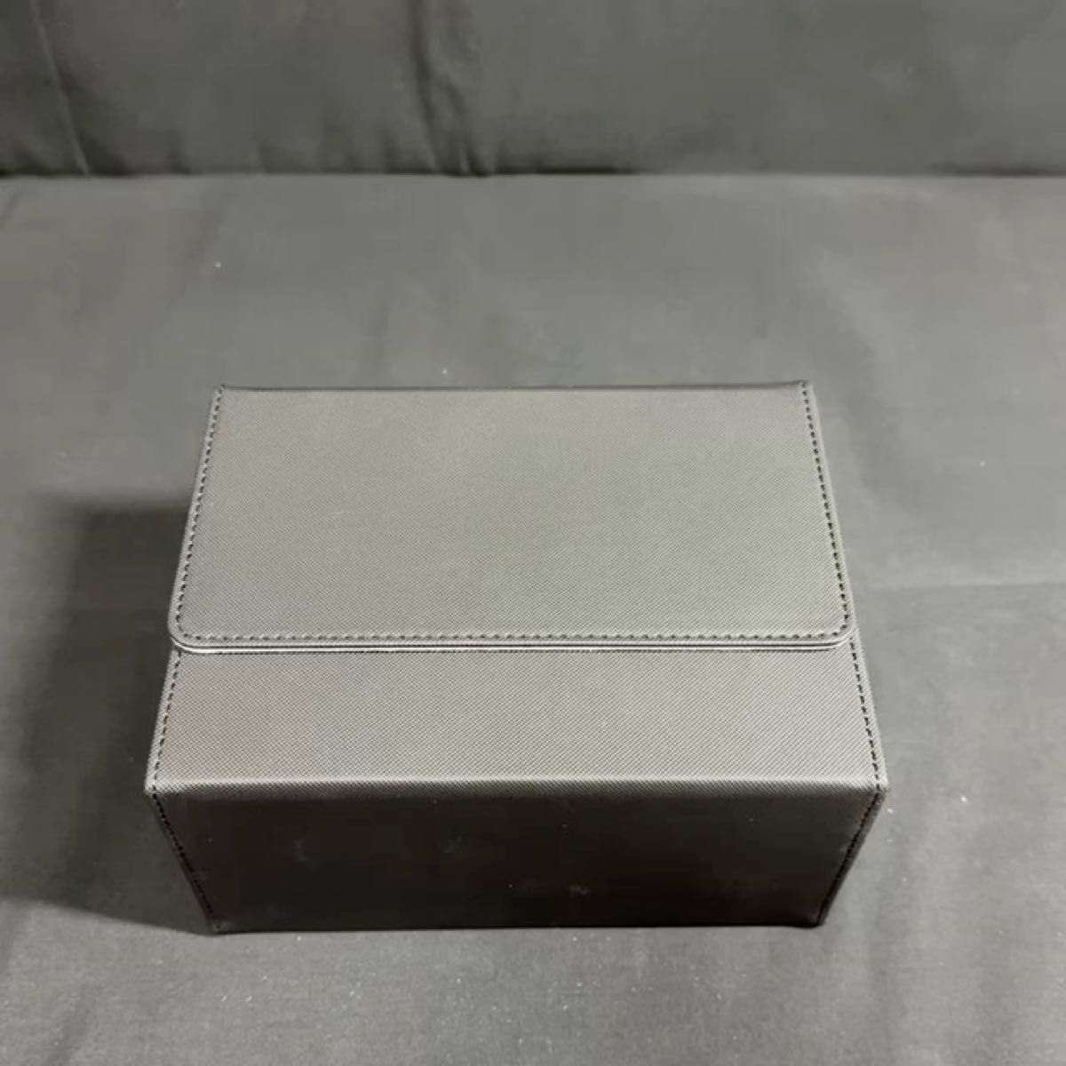 特価品「G1G1」PSA/BGS/CGC鑑定カード収納 ケース(ストレージボックス、デッキホルダー)グレー キズあり