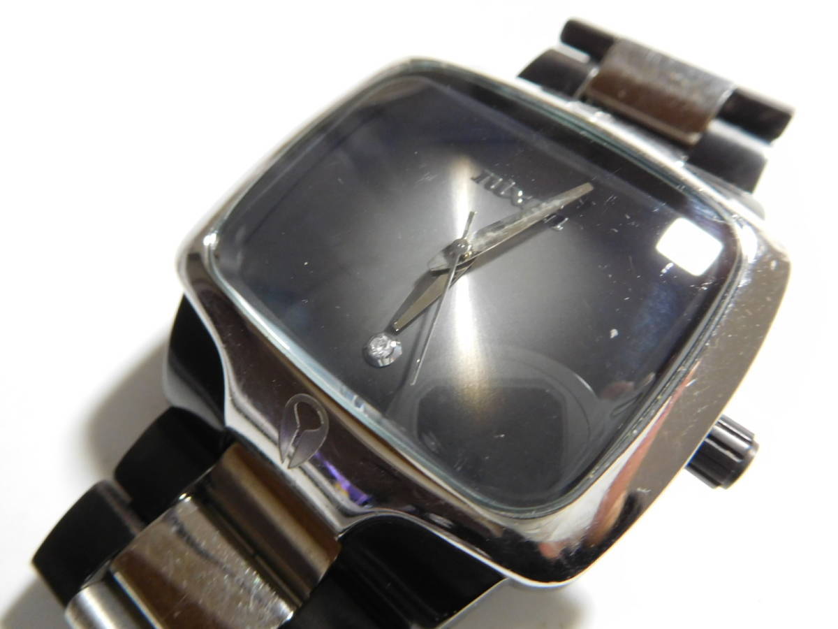 ニクソンの クォーツ製腕時計メンズ 動作確認済！。