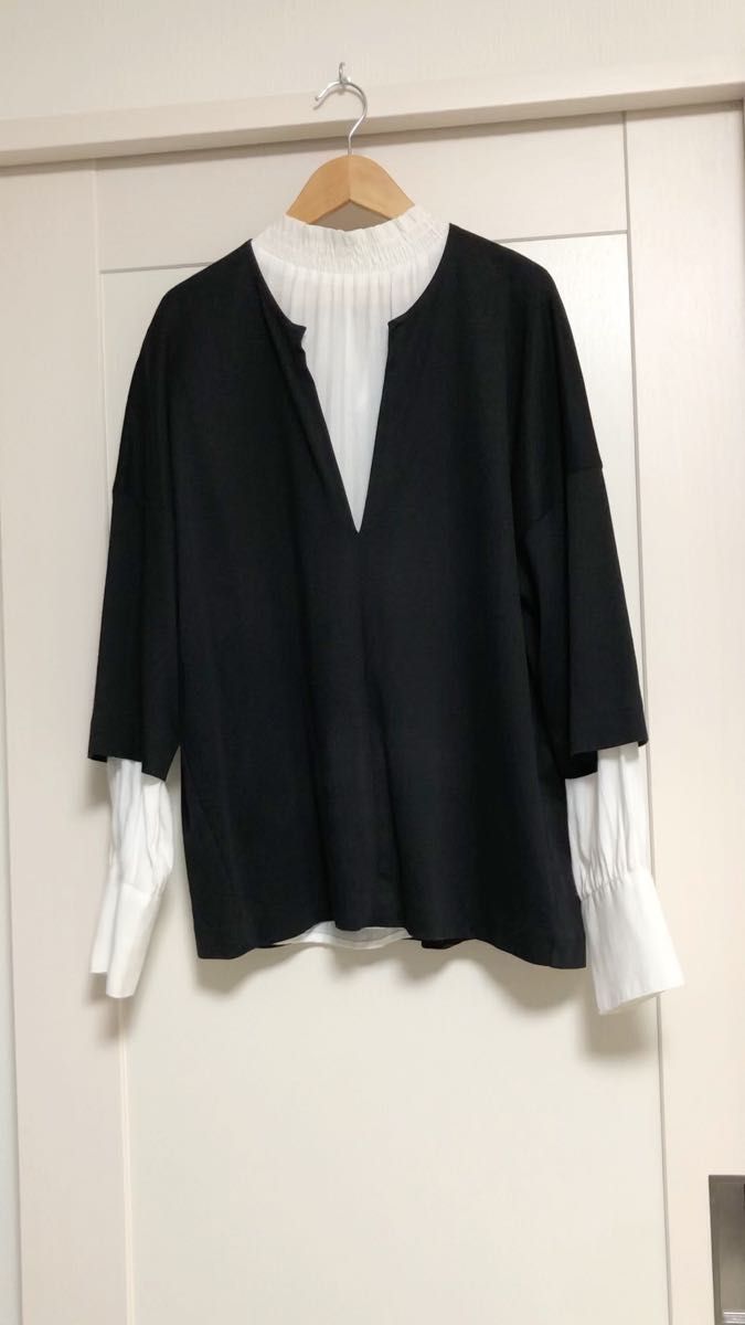 CLOCHE キーネック 黒 七分袖 カットソー