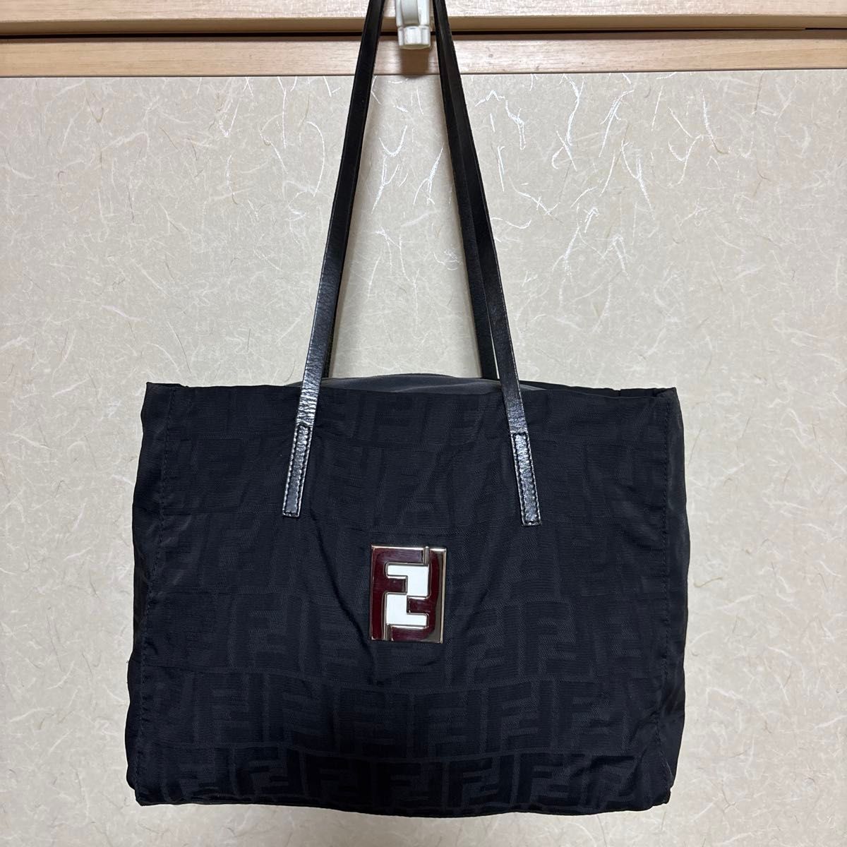 FENDI フェンディ トートバッグ|Yahoo!フリマ(旧PayPayフリマ) FENDI フェンディ トートバッグ|Yahoo!フリマ(旧PayPayフリマ)