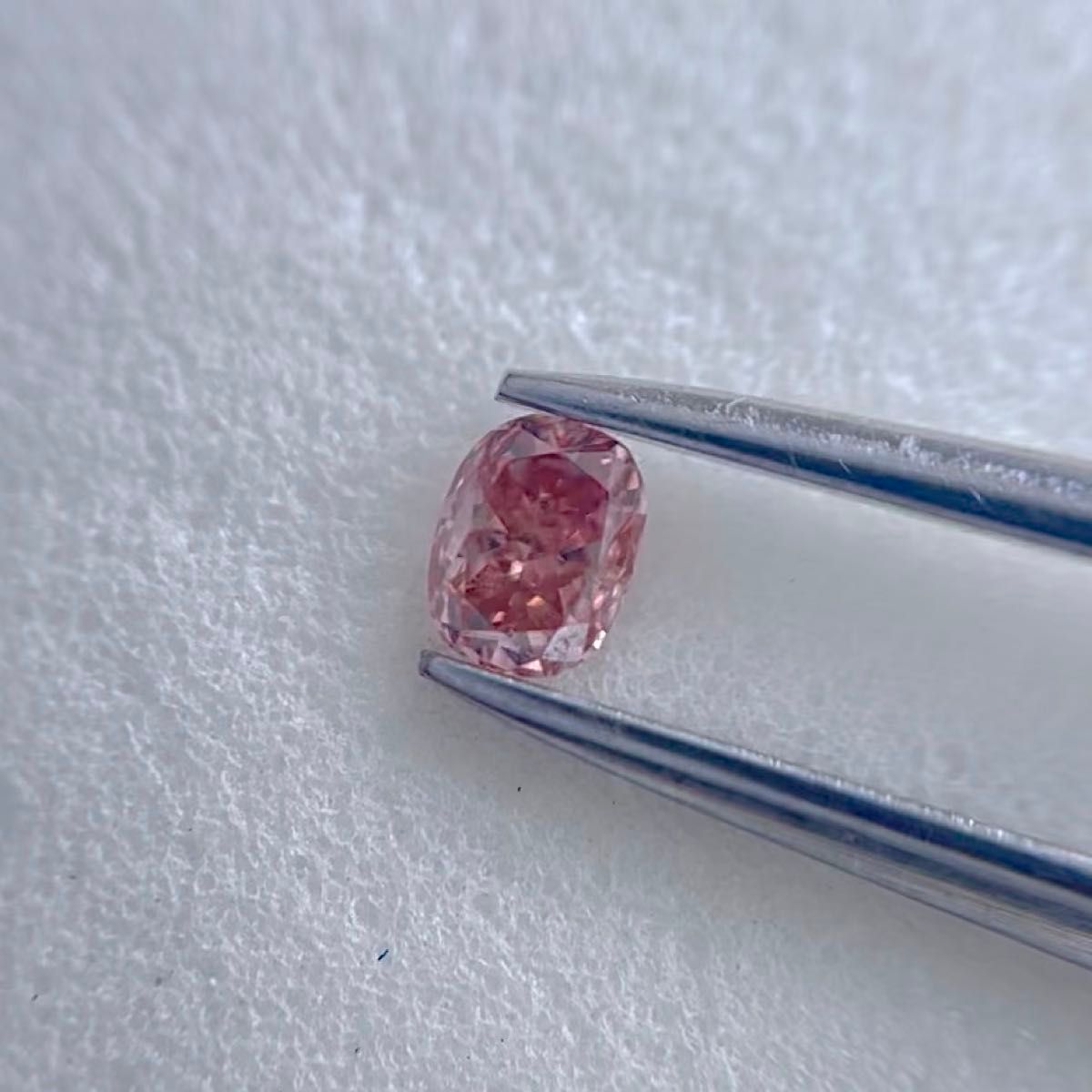 0.141ct 天然ピンクダイヤモンド FANCY INTENSE PINK