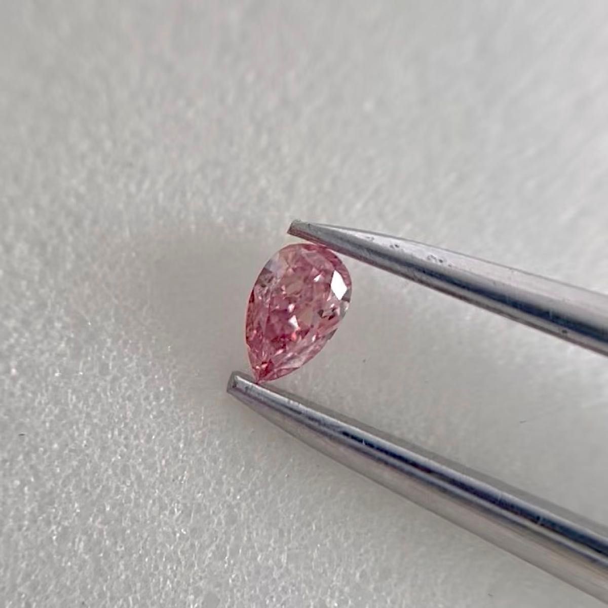 0.057ct 天然ピンクダイヤモンド FANCY INTENSE PINK