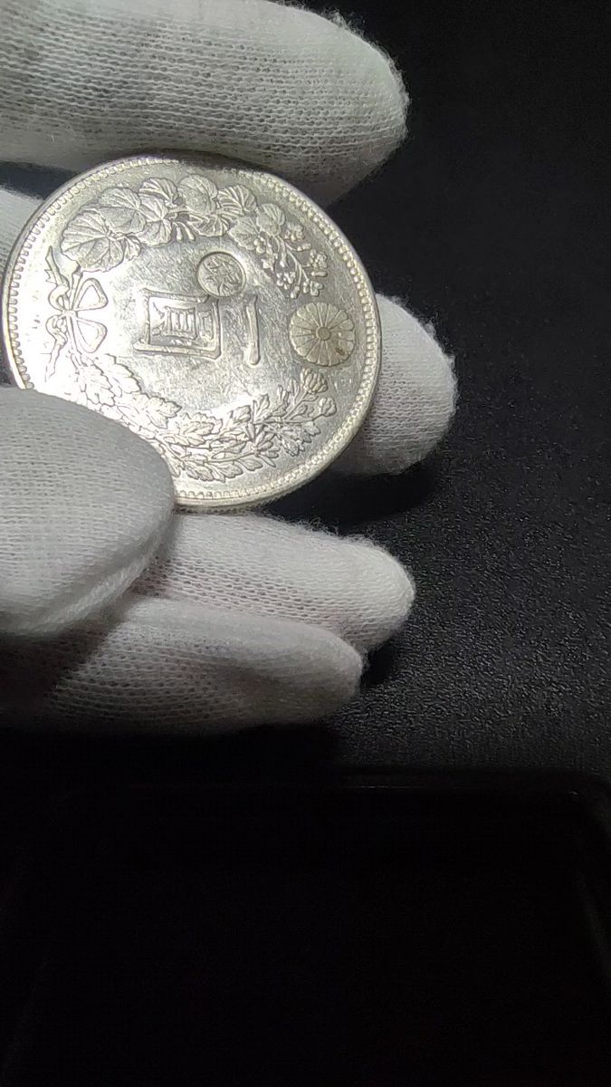 2 一圓銀貨 明治29年 古銭 日本 新1円銀貨 左丸銀 準未使用(龍図面は未使用クラス)