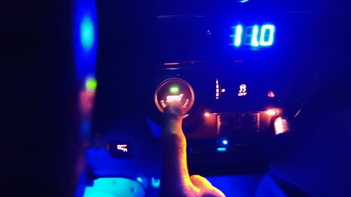 スバル STI エンジンスタート ボタン プッシュ エンジン スイッチ 純正交換