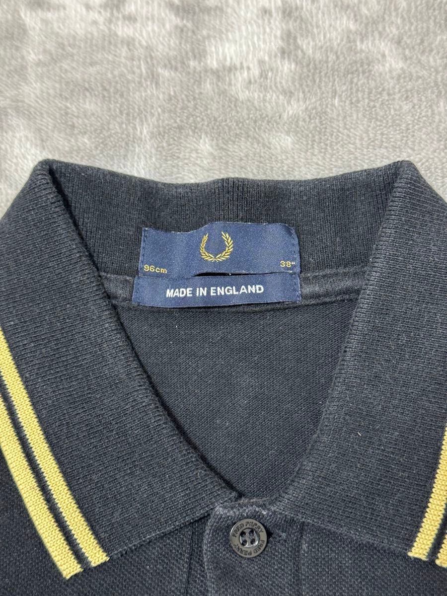 FREDPERRYポロシャツ ゴールドブラック