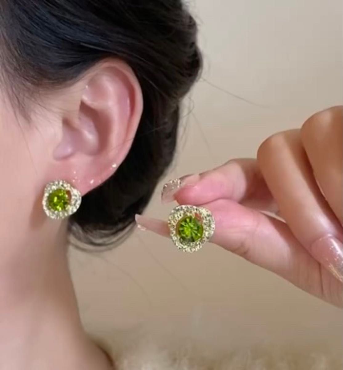 S925ポスト ピアス ペリドット グリーン エナメル 人工ダイヤモンド 精巧 シンプル ヴィンテージ クール