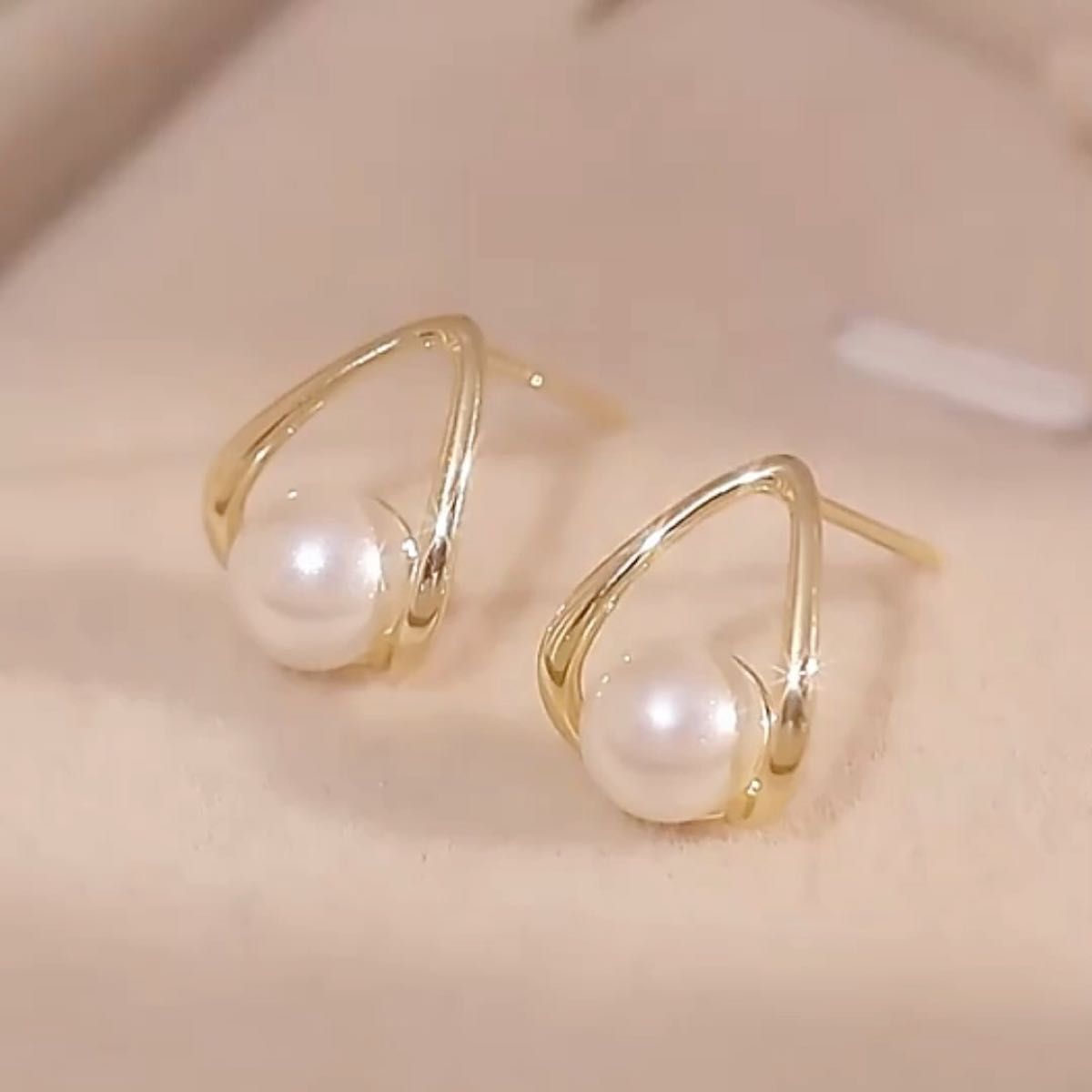 S999 ポスト 小粒でかわいいパールピアス 上品 華やかな 結婚式 発表会 通勤 普段使い 入学式 卒業式