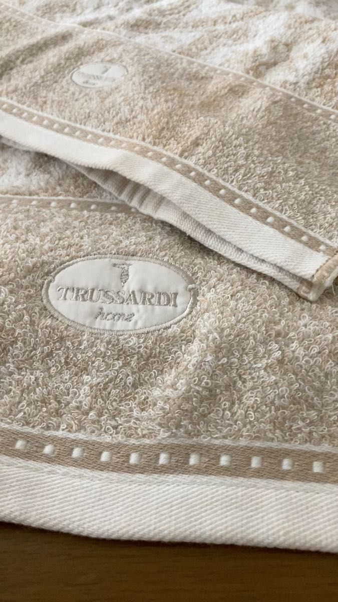 訳あり 少しシミあり 未使用 トラサルディ バスタオル フェイスタオル ベージュ