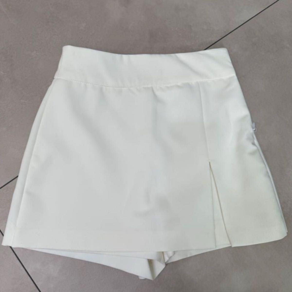 ☆ドイツ発*ZARA*新作*コントラストボタンスコート/WHITE☆ zara ショートパンツ ミニスカート スコート ホワイト 白|Yahoo