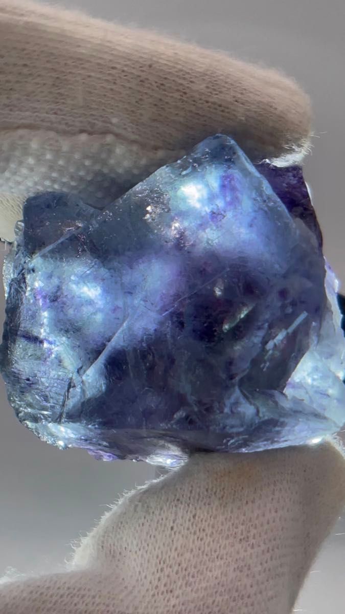 #74g パープルファントムブルーフローライト 【内モンゴル 銀都】鉱物標本 蛍石 パワーストーン 天然石 完璧 キューブ