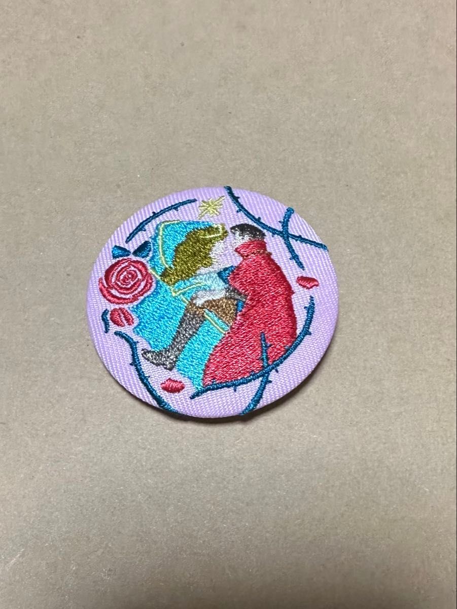 ディズニー刺繍缶バッチ