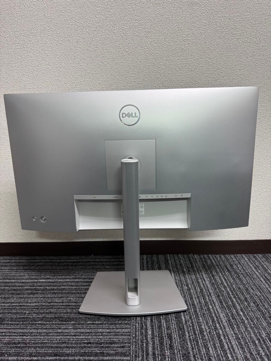 Dell U2723QX 27インチ 4K 液晶モニター 縦横回転・高さ調整 Dell U2723QX 27インチ 4K 液晶モニター 縦横回転・高さ調整