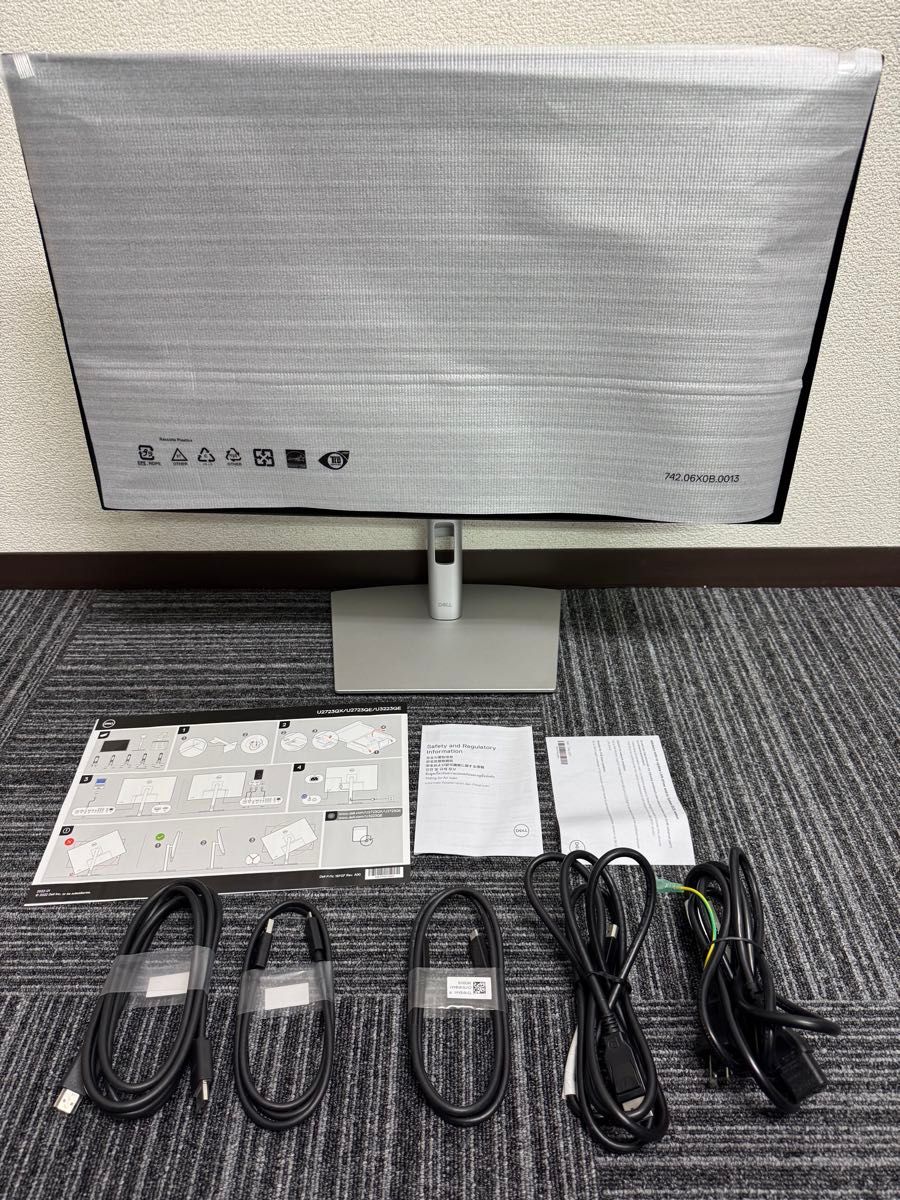 Dell U2723QX 27インチ 4K 液晶モニター 縦横回転・高さ調整 Dell U2723QX 27インチ 4K 液晶モニター 縦横回転・高さ調整