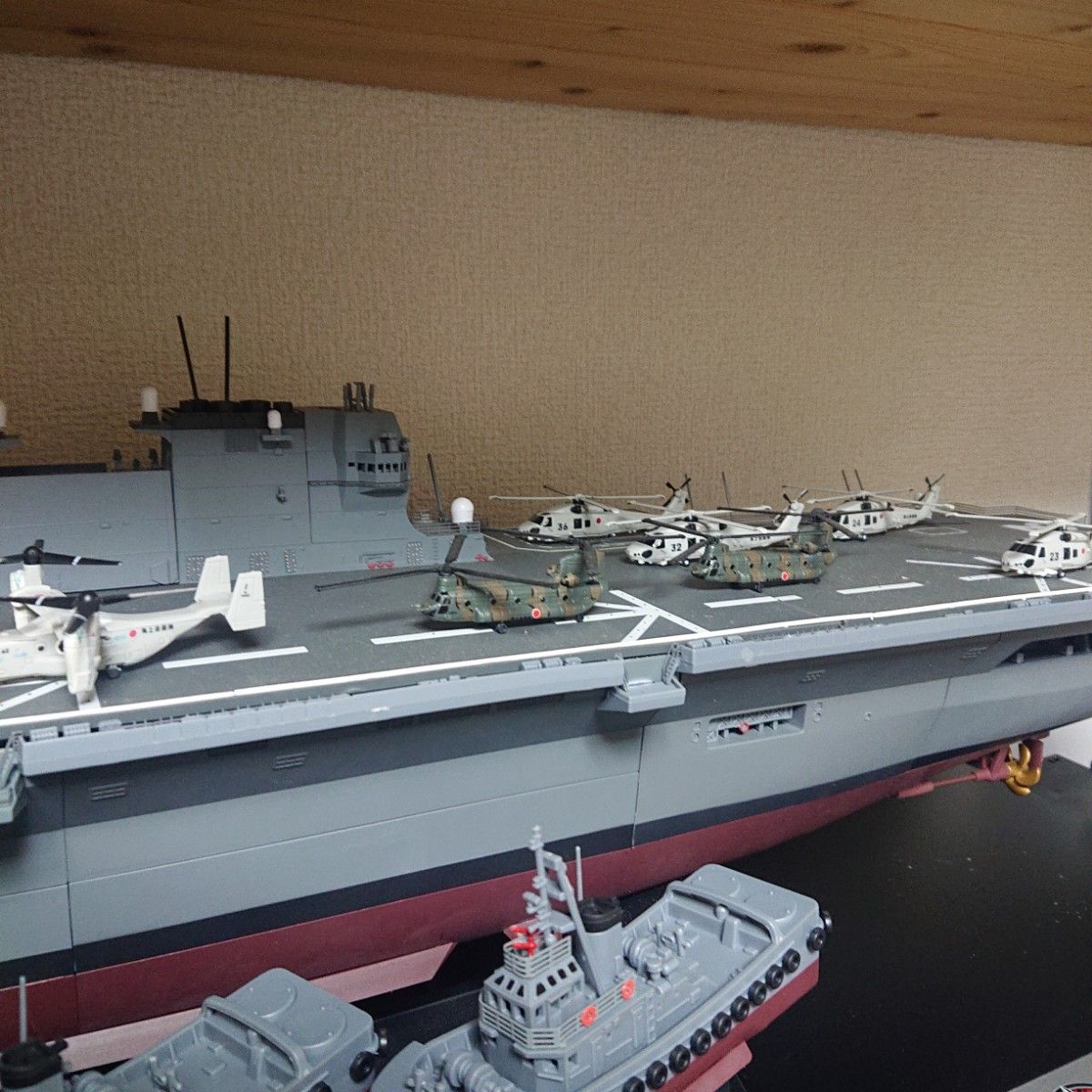 デアゴスティーニ 護衛艦いずも 完成品 艦載装備ブースト全巻、アクリルケース デアゴスティーニ 護衛艦いずも 完成品 艦載装備ブースト全巻