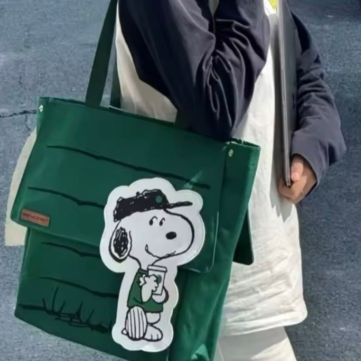 スターバックス スタバ海外台湾 PEANUTS スヌーピ トートバッグ 海外限定】スターバックス(スタバ)×スヌーピー PEANUTS トート
