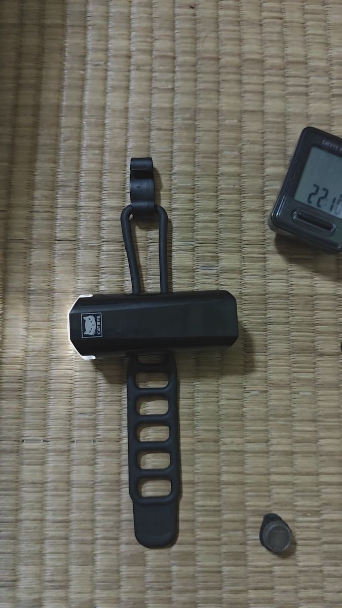 CATEYE サイクルコンピュータ VELO9 CC-VL820 有線式 ヘルメットライト 電池式