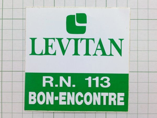 外国のステッカー：levitan ビンテージ 雑貨 車 フランス Fb_画像1