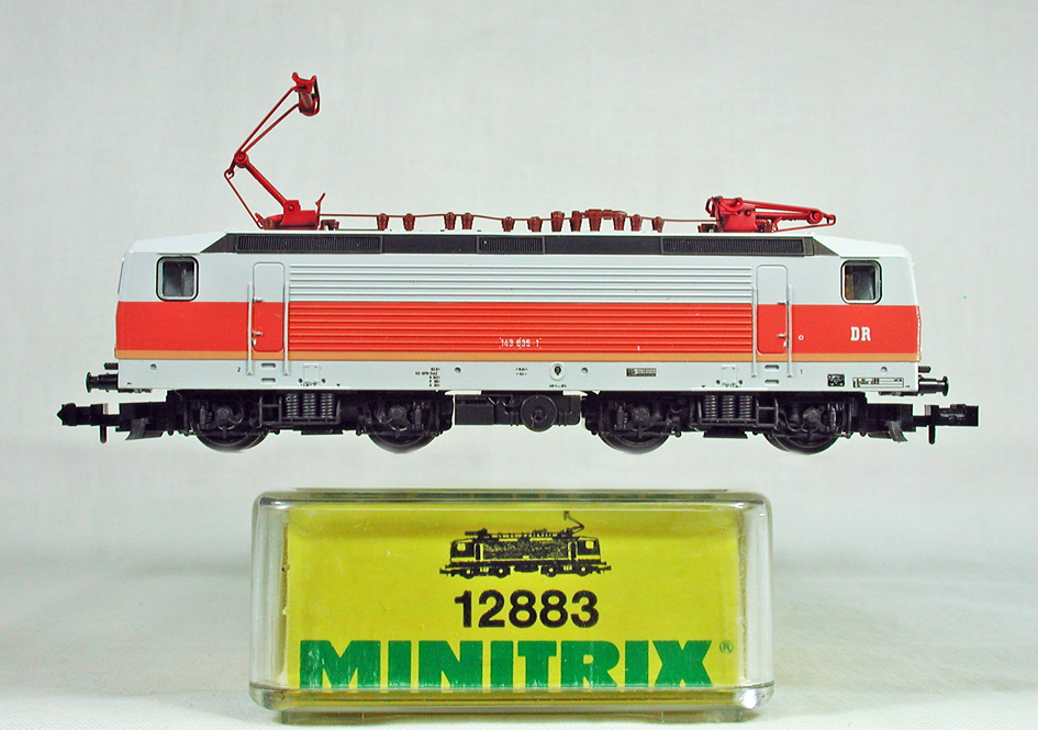 MINITRIX #12883 ＤＤＲ（旧東ドイツ鉄道） ＢＲ１４３（Ex. BR 243）電気機関車 ＤＲロゴ　（Ｓ-バーン塗装）