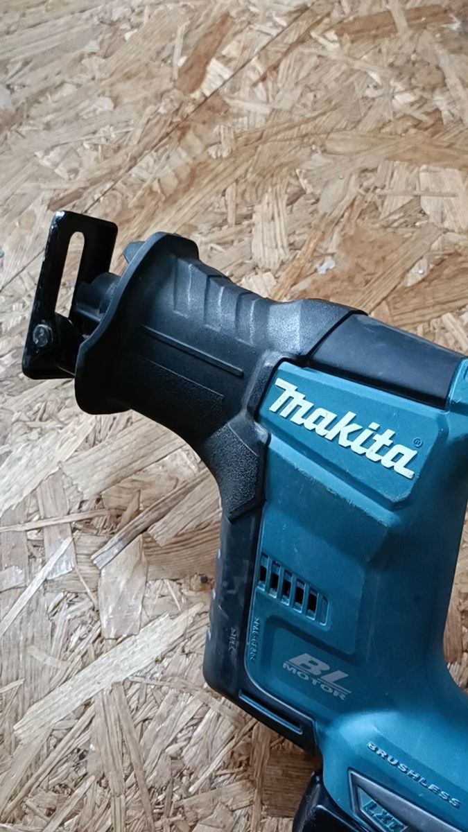 マキタ 18V 充電式レシプロソー JR188D