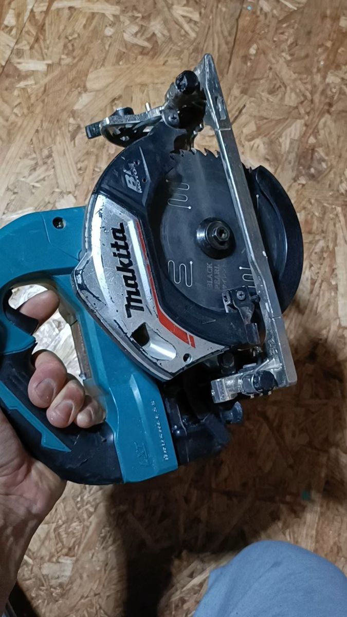 マキタ 18V充電式マルノコ hs474D