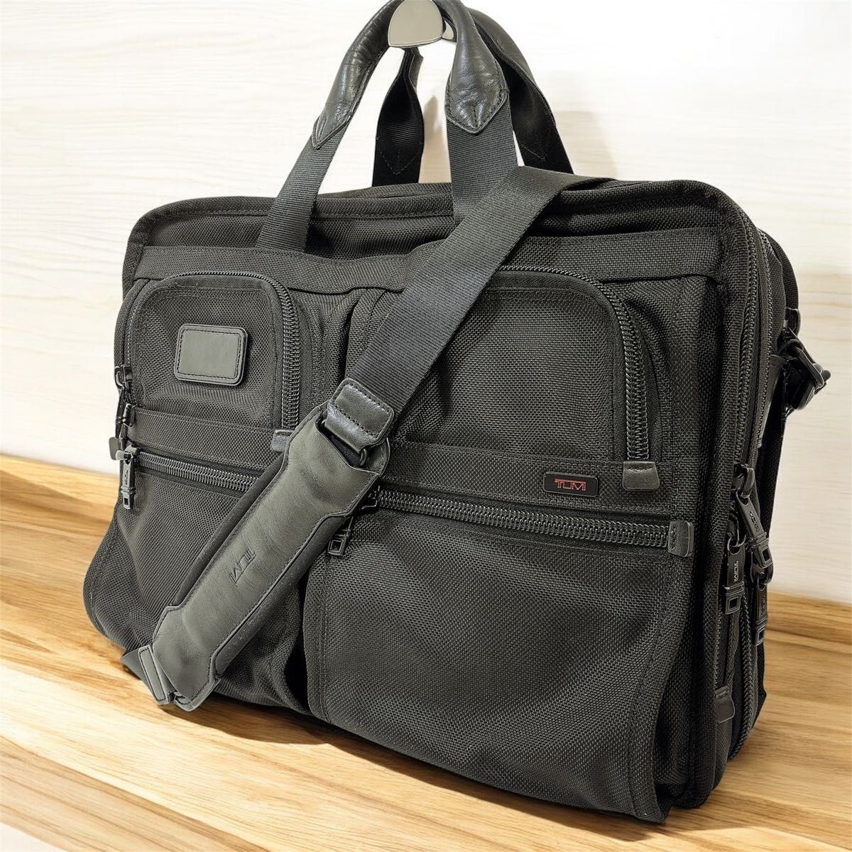 極美品】TUMI トゥミ 2wayビジネスバック 大容量 A4収納 極美品】TUMI トゥミ 2wayビジネスバック 大容量 A4収納