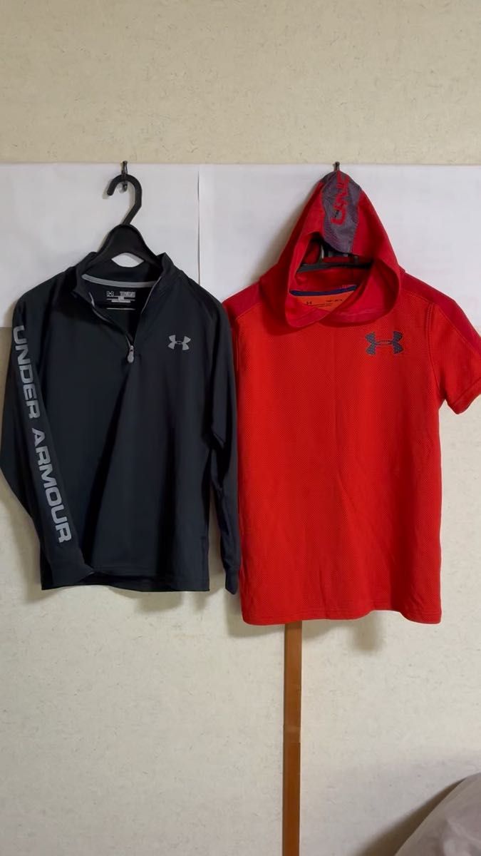 UNDER ARMOUR ☆アンダー アーマー☆★ハーフジップ(黒)&パーカー (赤)2点セット