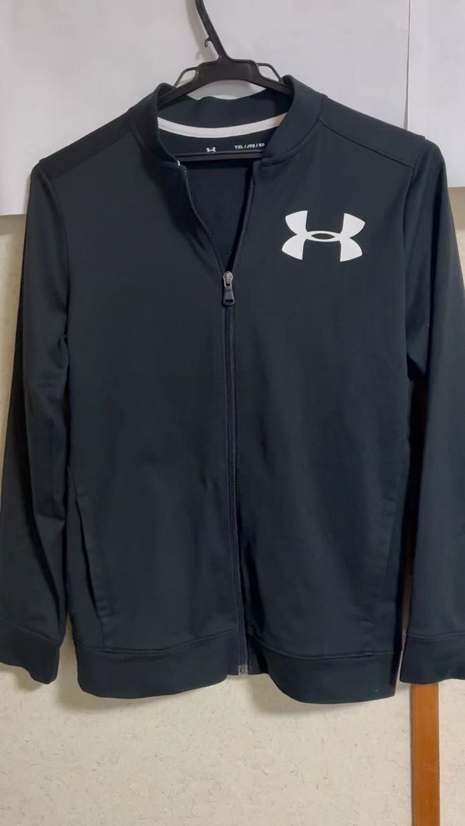 UNDER ARMOUR ☆★☆アンダー アーマ☆ジャージ ジャケット★ブラック ★YXL☆160サイズ ☆スポーツ&普段着◎