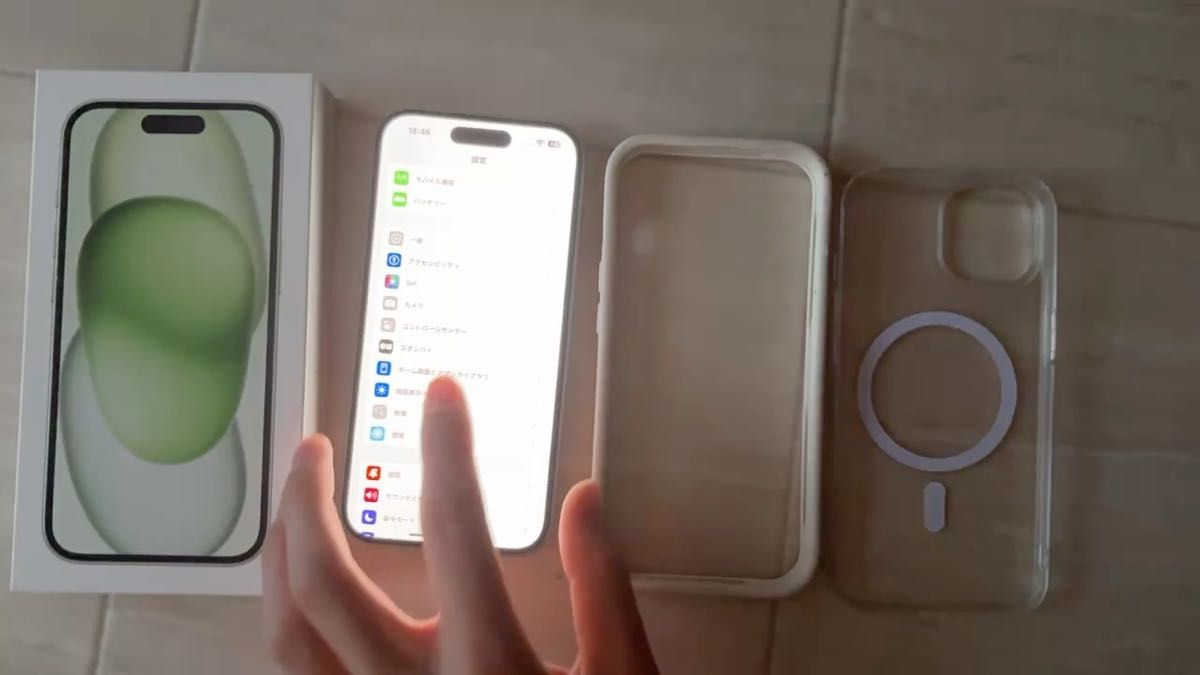 iPhone15 グリーン 128GB ケース2つセット