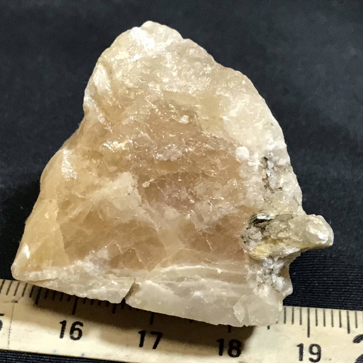 黄色い灰重石大型単結晶（中国産鉱物標本・湖南省産）_画像4