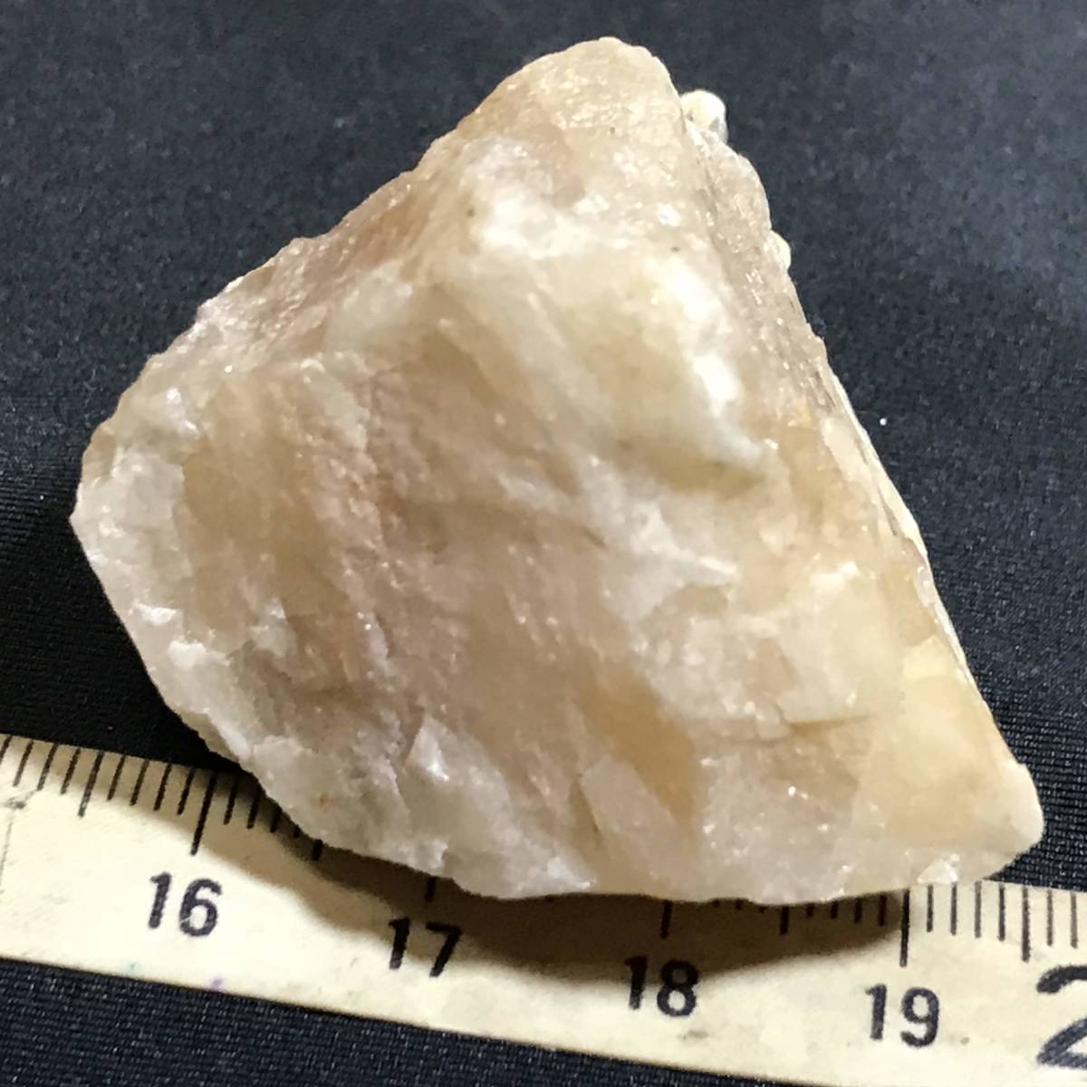 黄色い灰重石大型単結晶（中国産鉱物標本・湖南省産）_画像5