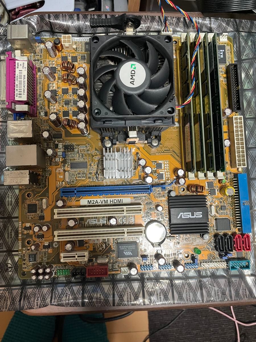 ASUS M2A-VM HDMI マザーボード Phenom II x4 905e メモリ合計 ASUS M2A-VM HDMI マザーボード Phenom II x4 905e メモリ合計