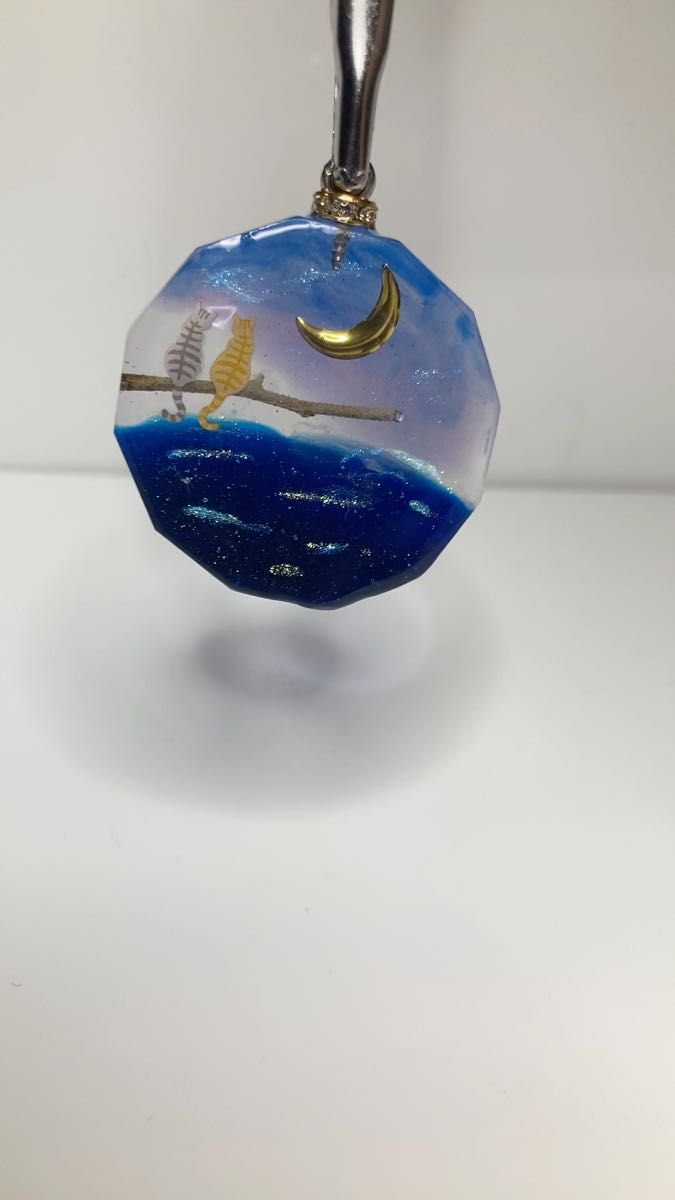 No.302 レジン 幻想 風景 月 猫 ハンドメイド ネックレス キーホルダー