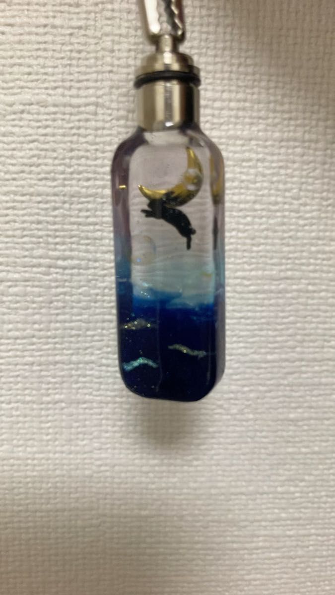 No.303 レジン LEDライト付き 幻想 風景 月 うさぎ ハンドメイド ネックレス キーホルダー