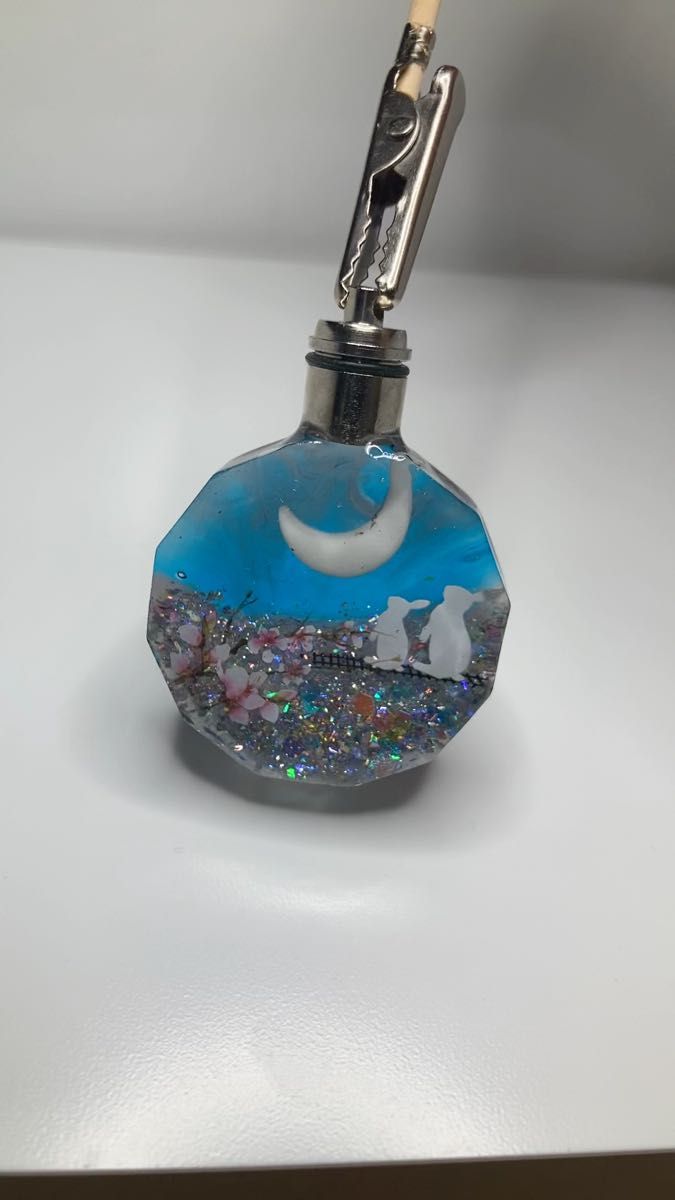 No.305 レジン LEDライト付き 幻想 風景 月 うさぎ 夜景 ハンドメイド ネックレス キーホルダー