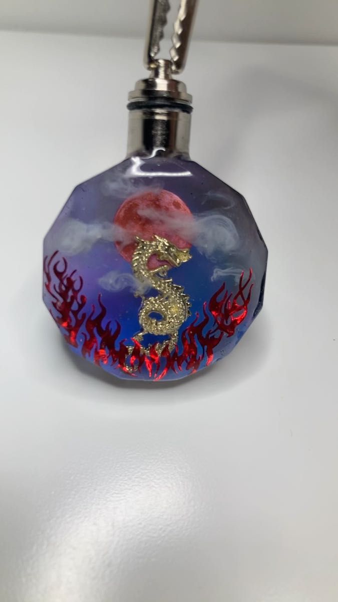 No.307 レジン LEDライト付き 幻想 風景 月 龍 ドラゴン ハンドメイド ネックレス キーホルダー