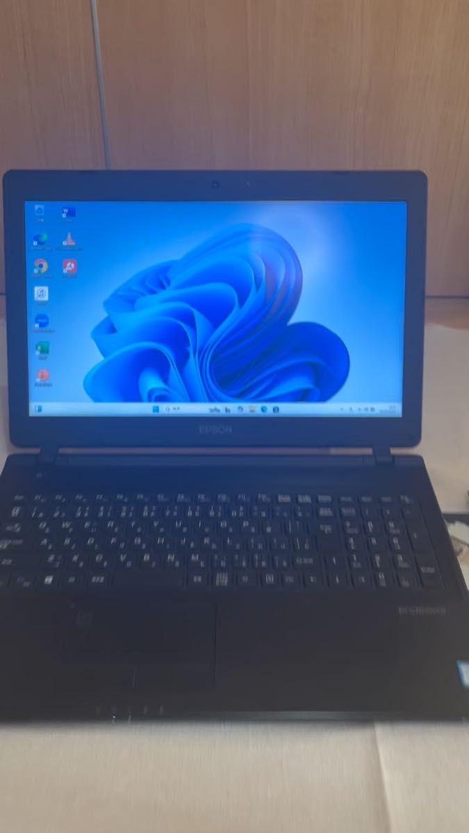 E-96/クアッドコアi5-8265U/SSD256/8GB/カメラ/DVD