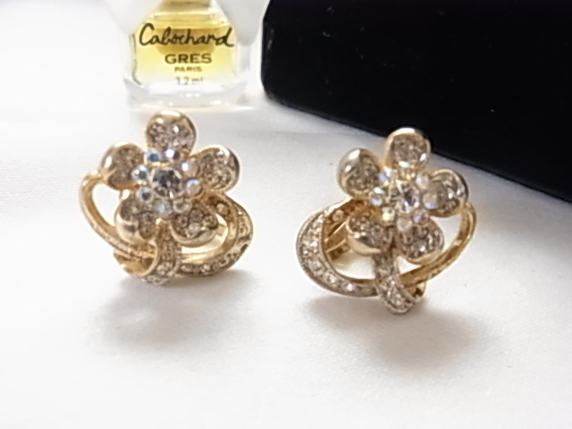  shines zircon Stone flower .. centre is Aurora color style . Kirameki ... flower flower earrings *