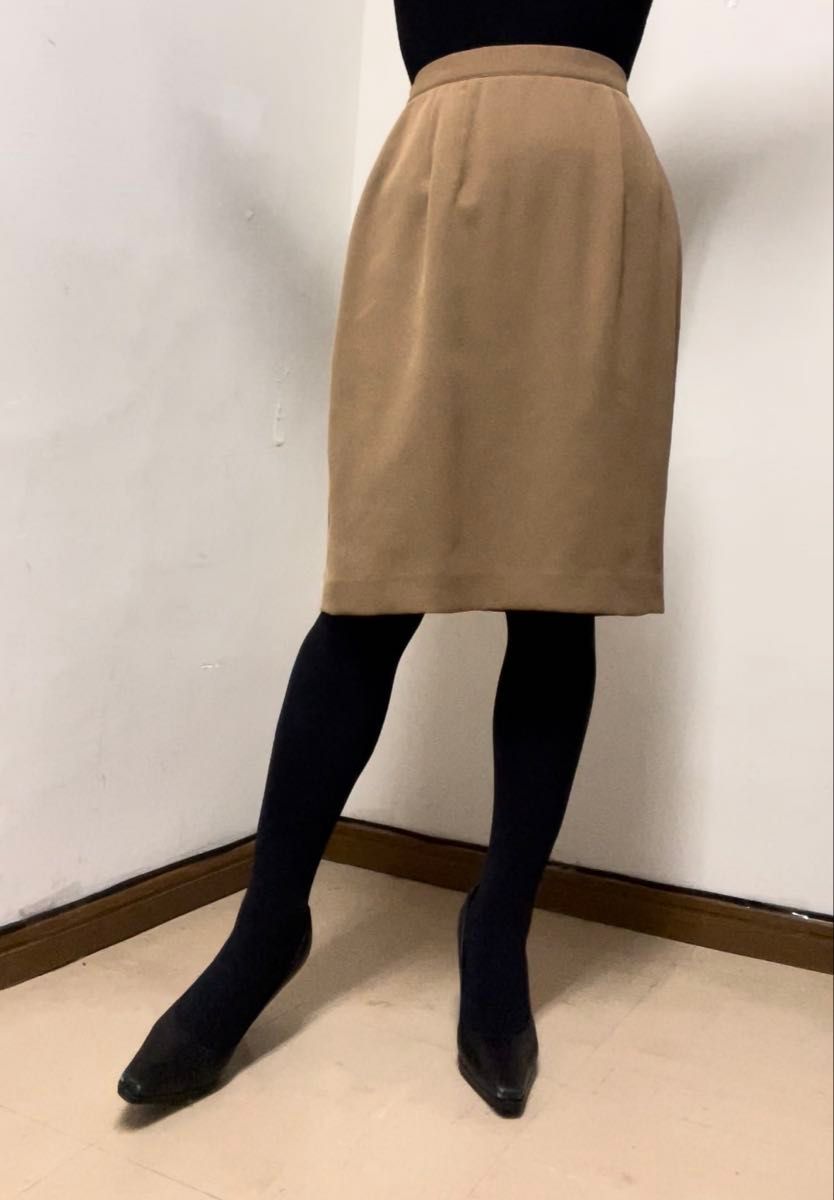 P0028 INSIST 美シルエット シンプルタイトスカート キャメル オフィスカジュアル ひざ丈 スリット S