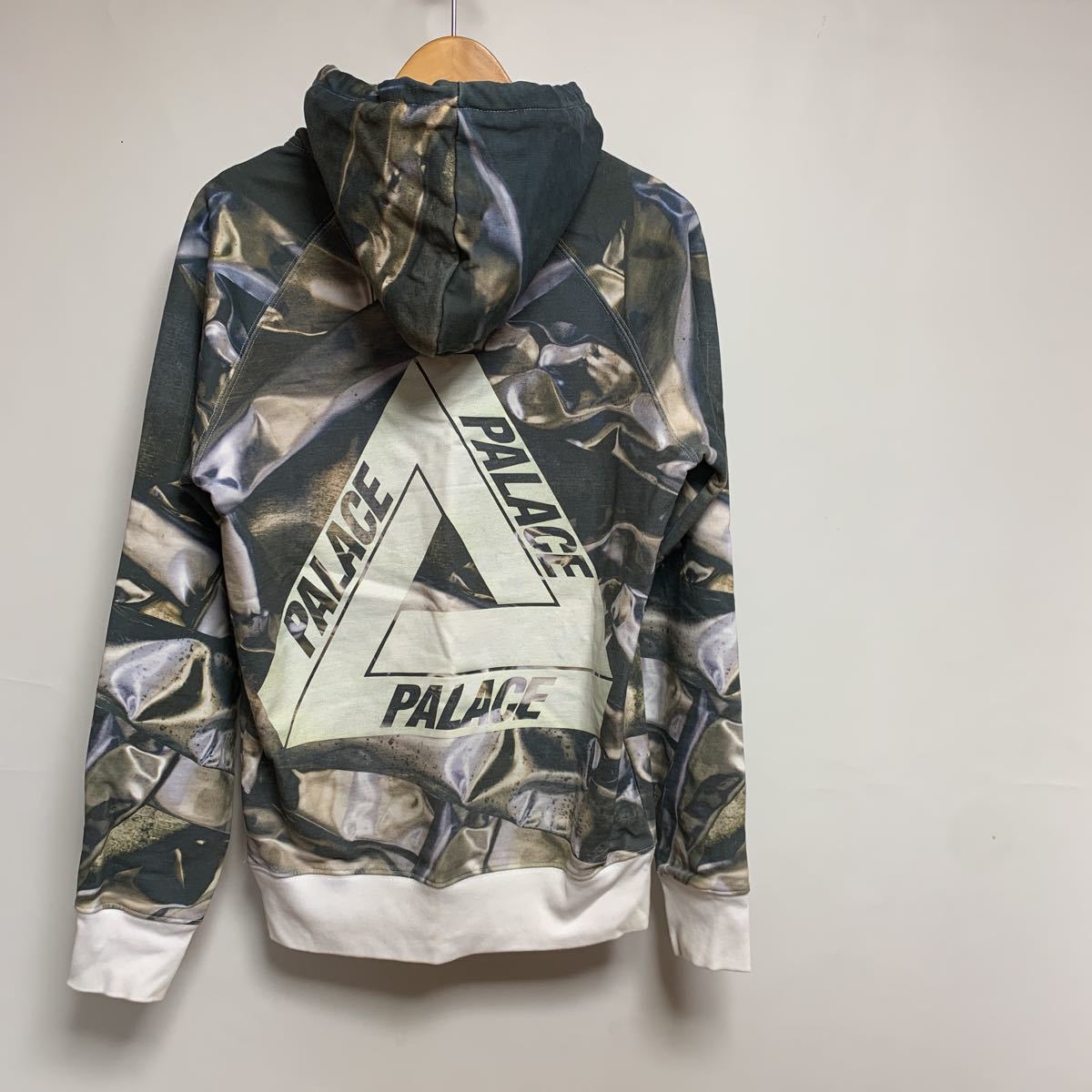 Palace skateboardsd bends hood 15wパーカー　パレス_画像2