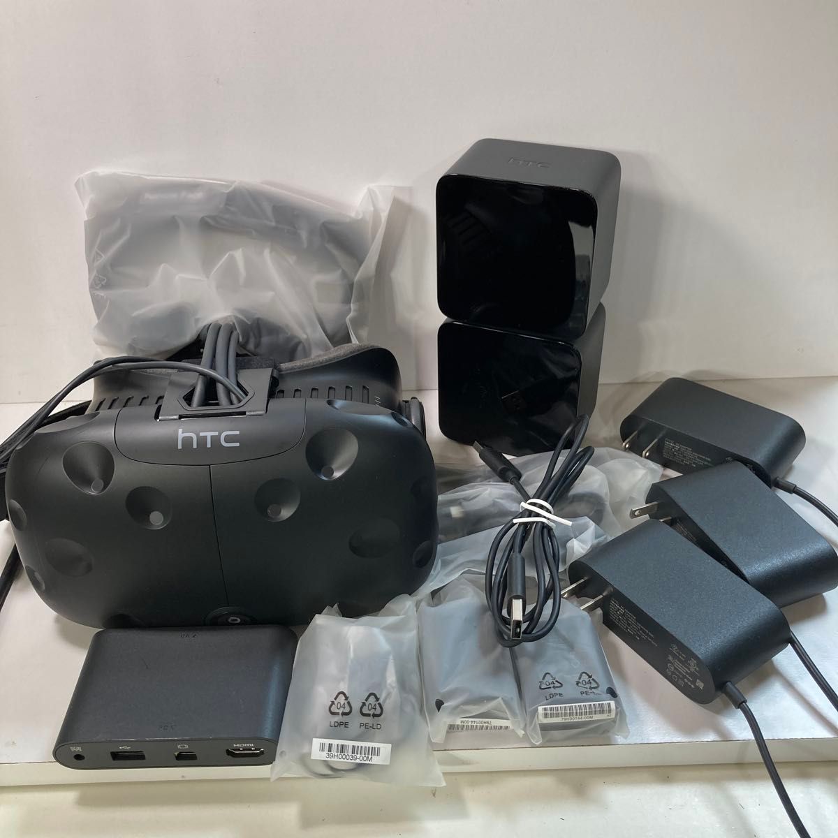 HTC VIVE VRヘッドセット一式|Yahoo!フリマ(旧PayPayフリマ) HTC VIVE VRヘッドセット一式|Yahoo!フリマ(旧PayPayフリマ)