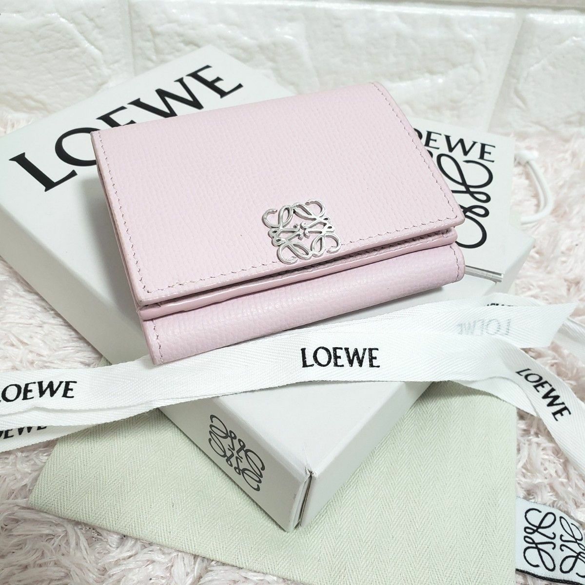 専用 極美品 ロエベ アナグラムトライフォールド ピンクブロッサム 日本限定 LOEWE ロエベ アナグラムトライフォールド ピンクブロッサム
