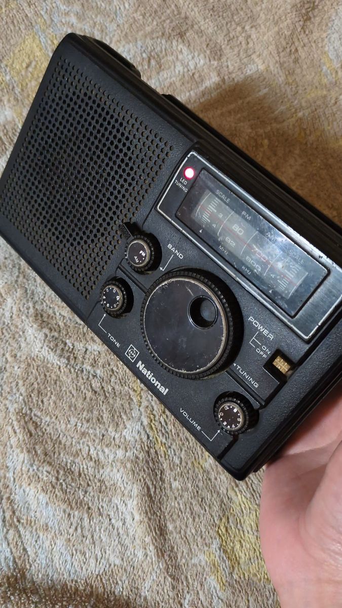 National ラジオ レトロ 現状品 ポータブル ラジオ RF-068 FM/AM 2バンド 昭和レトロ カメラルック