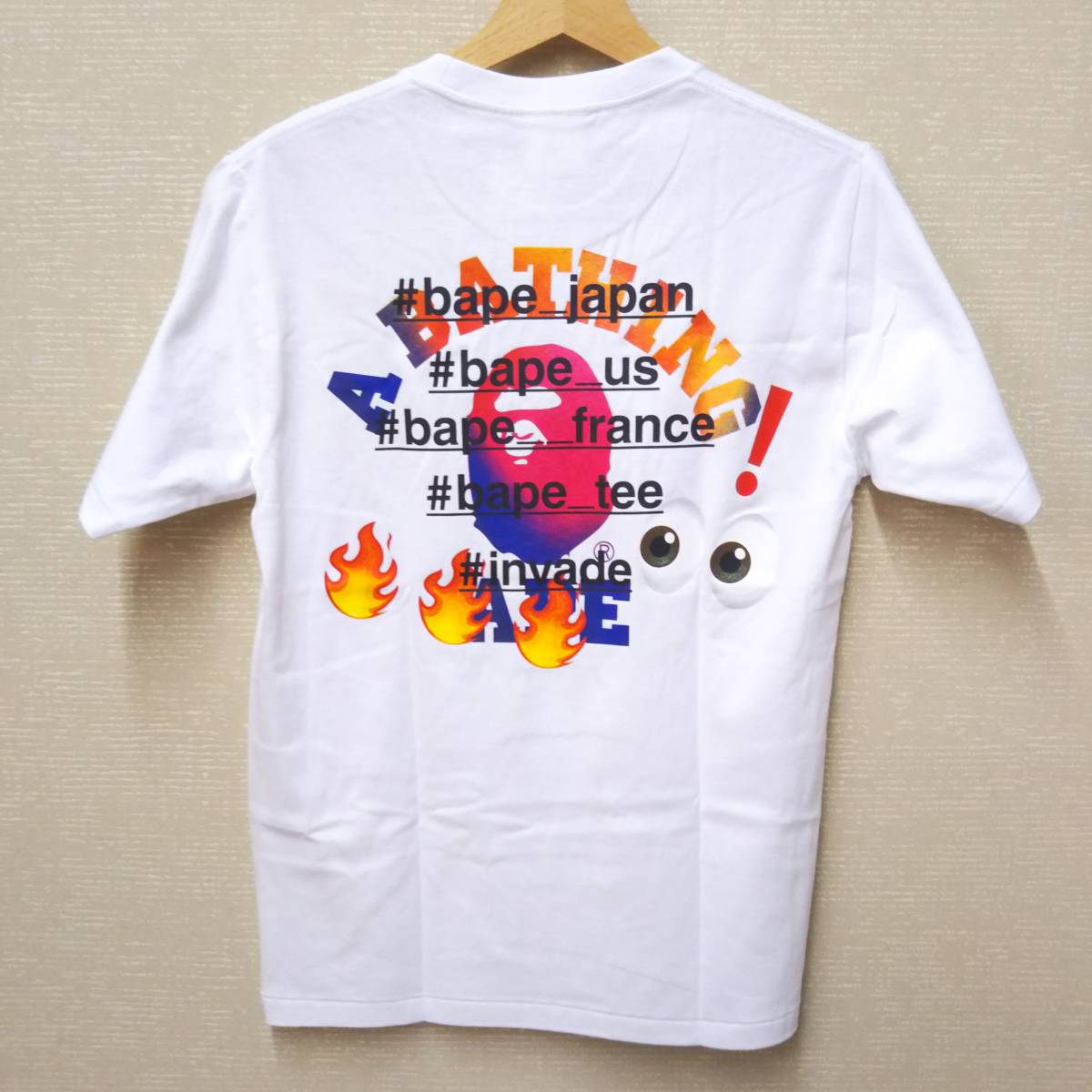 A BATHING APE college emoji fire Tシャツ Sサイズ 美品 ア ベイシング エイプ ロゴT _画像2
