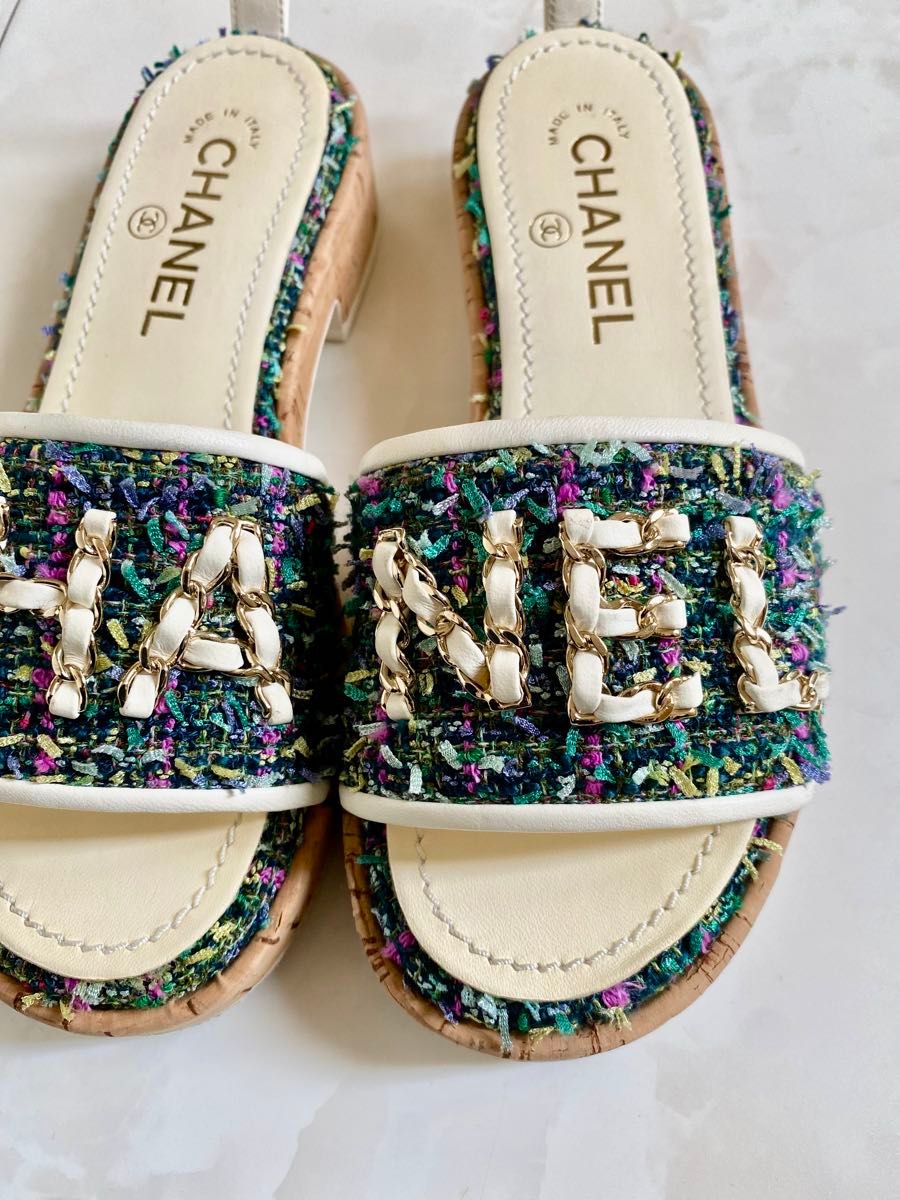 【パステルのツイード♪】CHANEL プラットフォームサンダル 厚底 美品 シャネル ツイード チェーン ロゴ 厚底 フラット ミュール