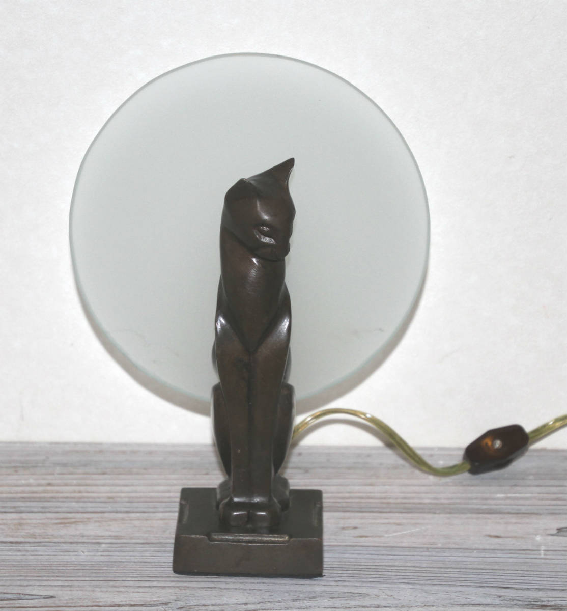 照明器具　猫のインテリアライト　アールデコ・スタイル　猫と月のデザイン　難あり　中古品　ヴィンテージ　レトロ_画像2