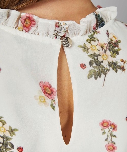  новый товар TED BAKER цветок принт блуза белый . клубника божьи коровки цветочный принт tedo беж машина 