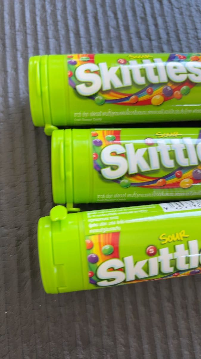 大人気海外お菓子★スキットルズ★便利なボトルタイプ★詰め替え可能★スキットルズ2種6個