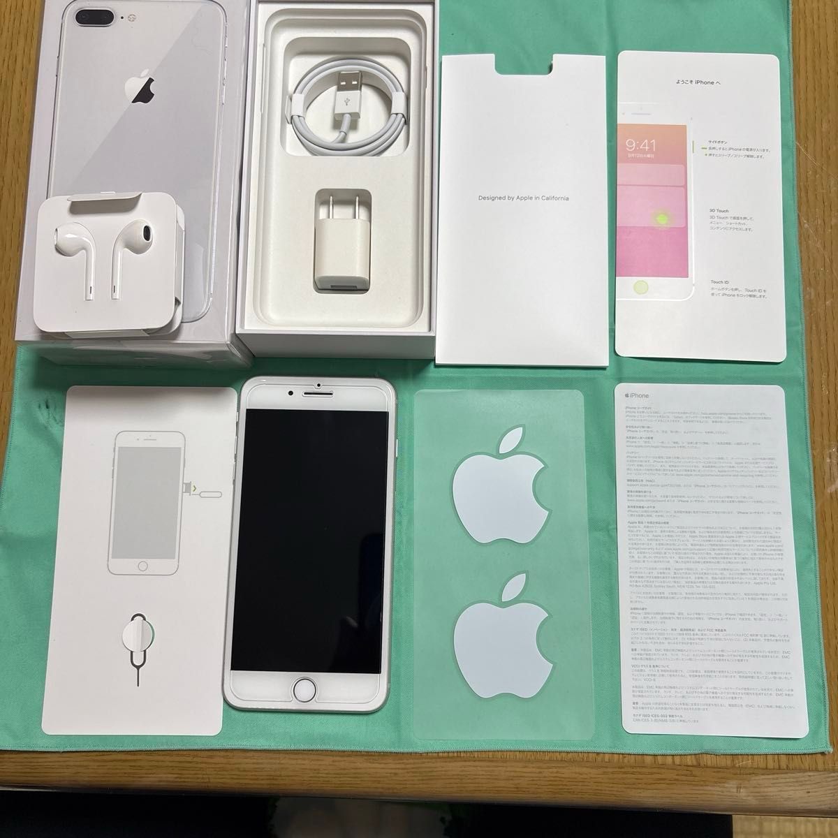 美品 Apple iPhone8 plus本体 付属品未使用 説明書 シール1枚 美品 Apple iPhone8 plus本体 付属品未使用 説明書 シール1枚