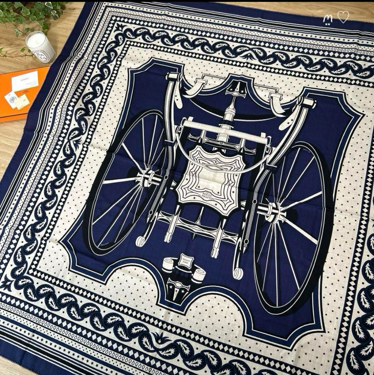 【HERMES★エレガント】四輪馬車の車輪モチーフ カレ140 HERMES エルメス カレ140 ジェアン 四輪馬車の車輪バンダナ