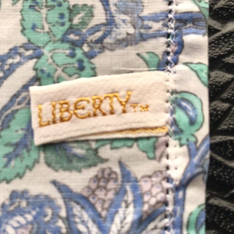 リバティ ☆ LIBERTY ☆ ロンドン ☆ LONDON ☆ イギリス ☆ ENGLAND ☆ 現地購入品 ☆ ハンカチ ☆ 花柄 ☆ 中古品 ☆ 未使用 ☆ セール品_画像8